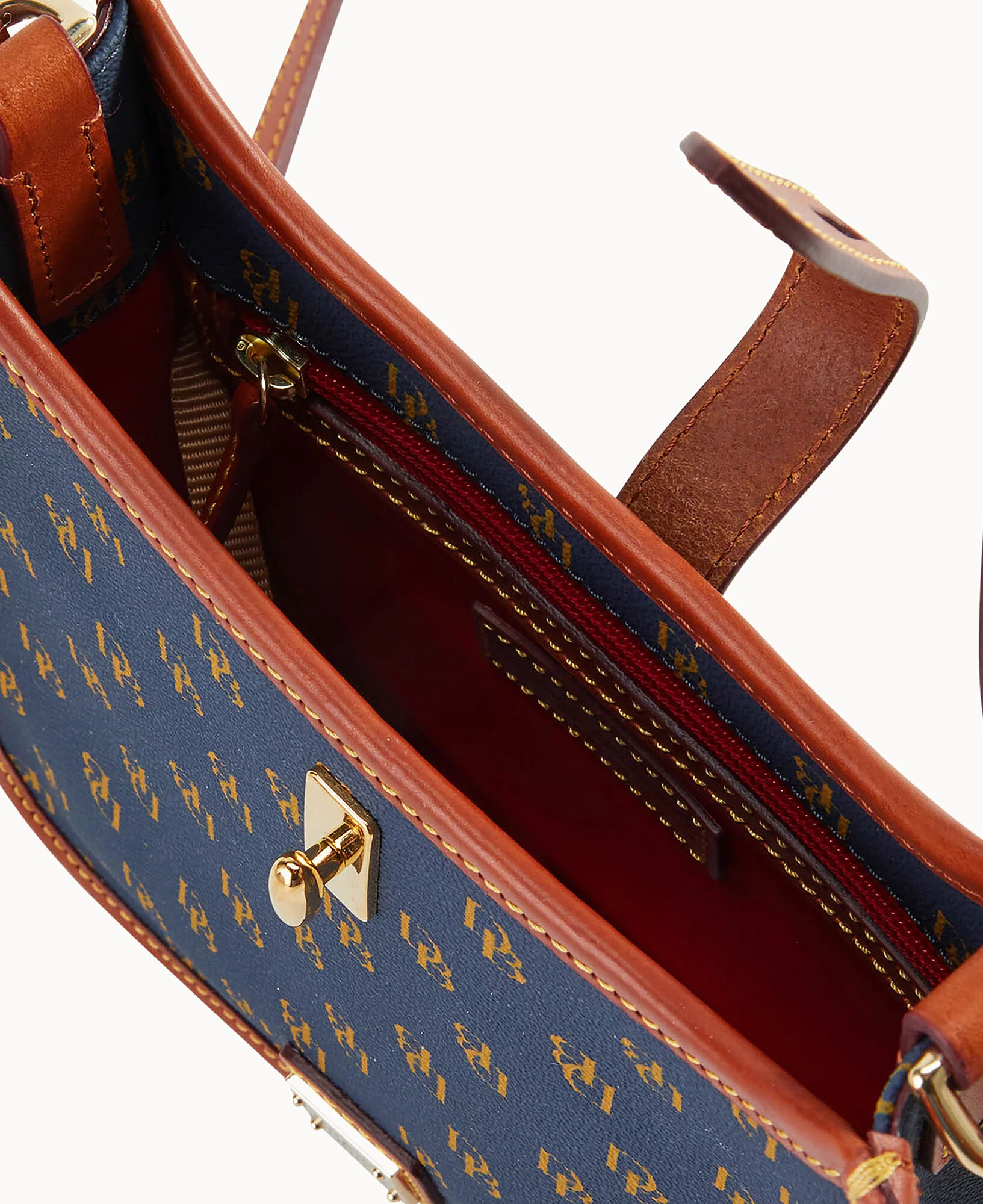 Gretta Small Messenger - Image 17