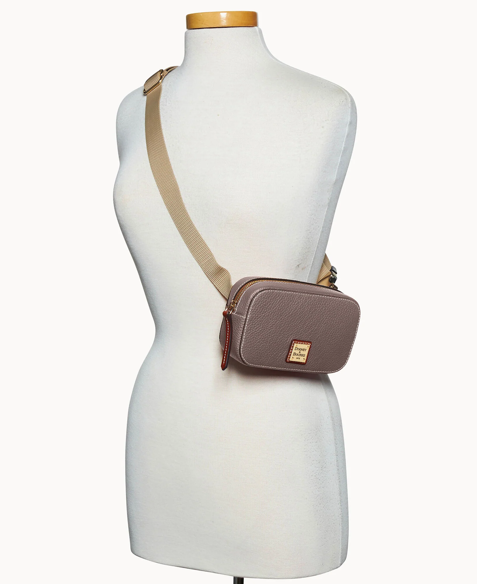 Pebble Grain Belt Bag - Image 39