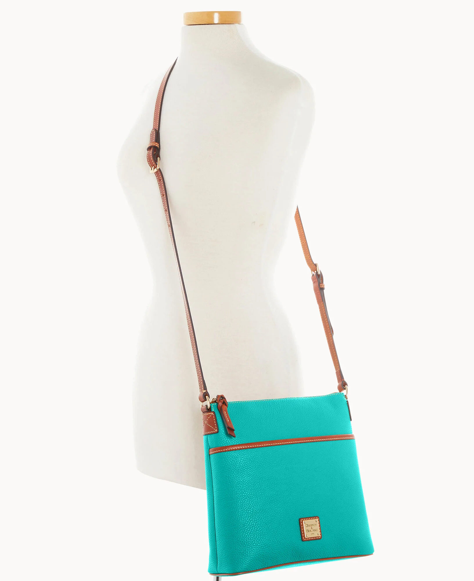 Pebble Grain Everyday Crossbody - Image 15
