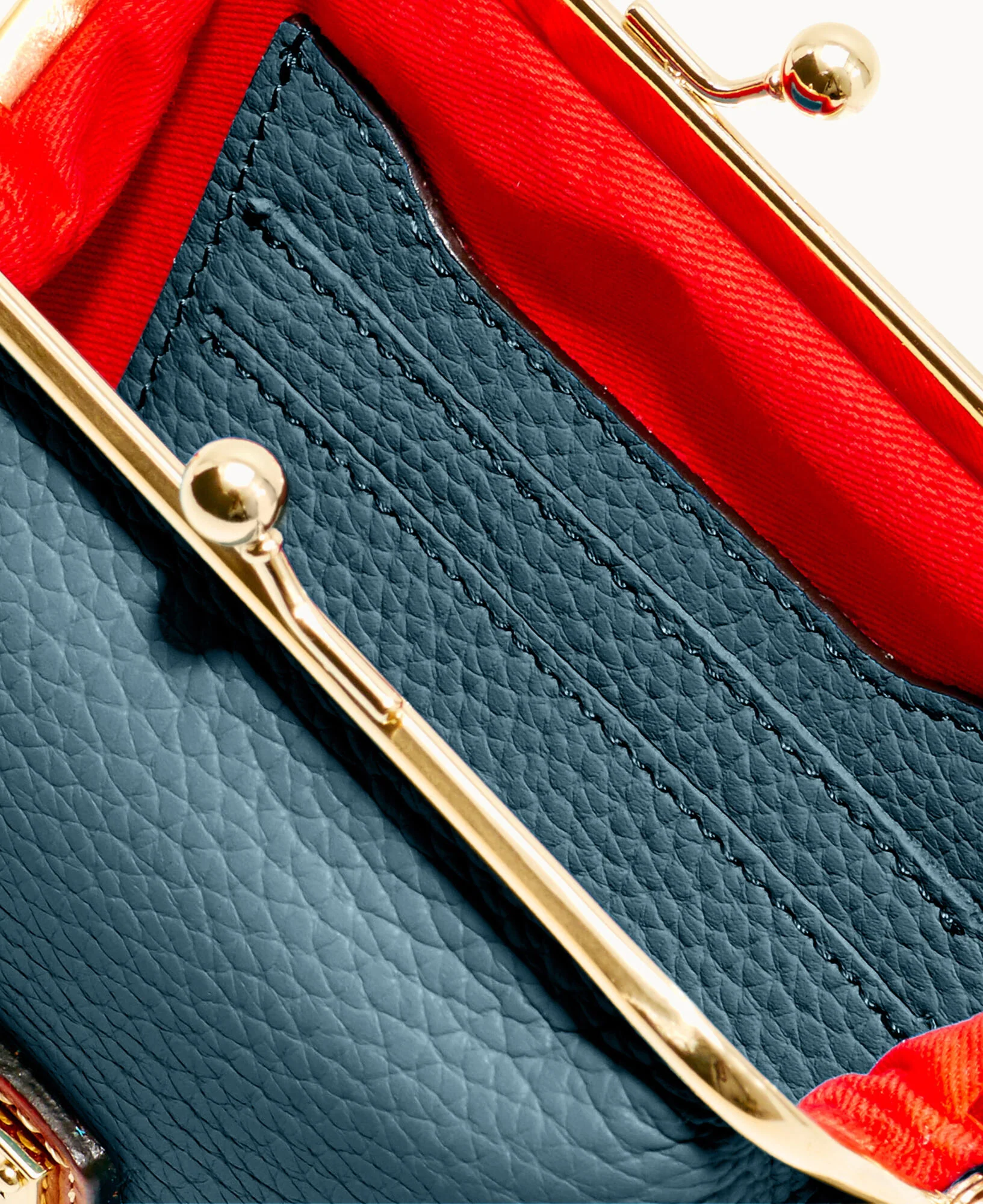 Pebble Grain Large Framed Purse - Image 17