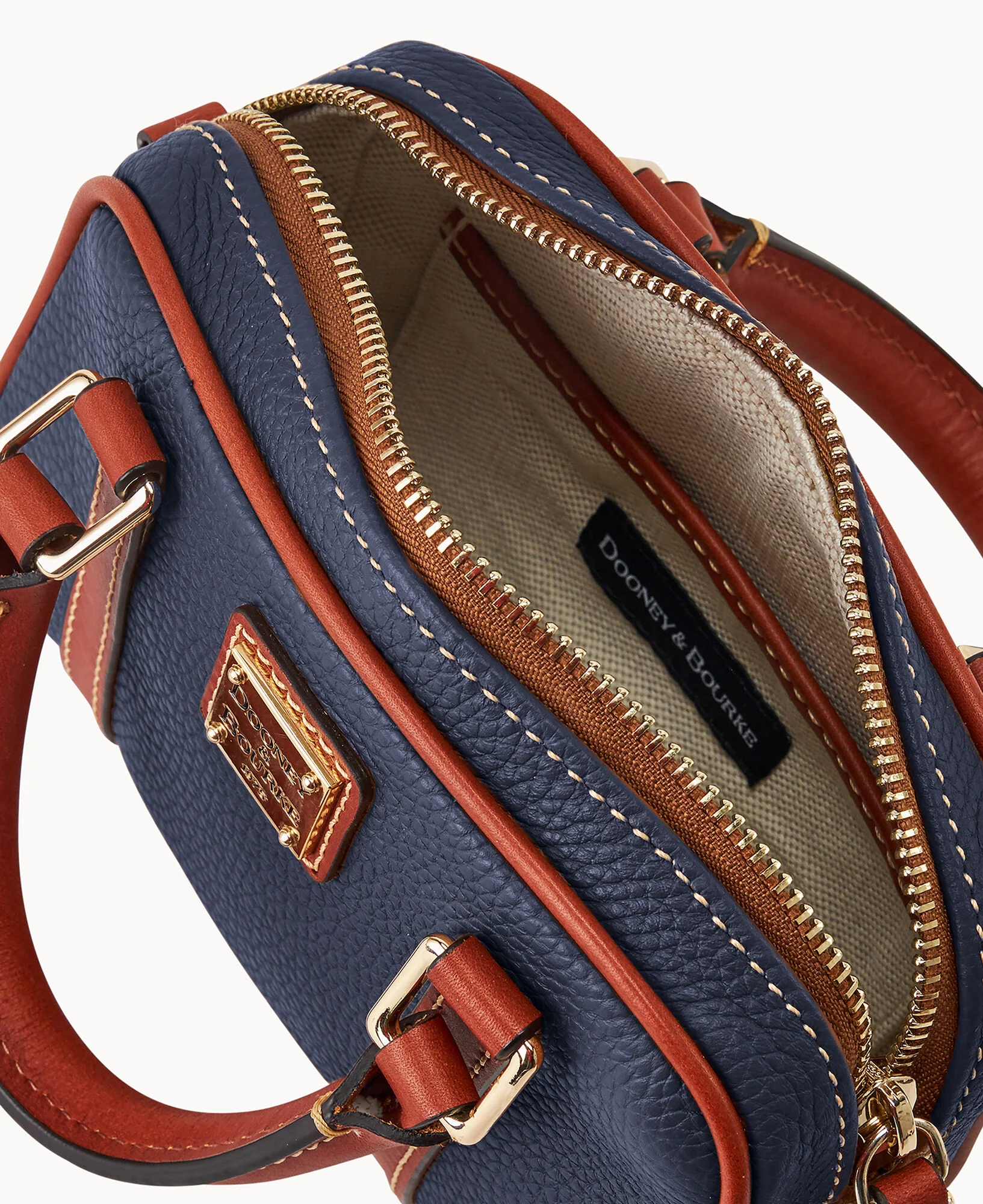Pebble Grain Satchel 20 - Image 16