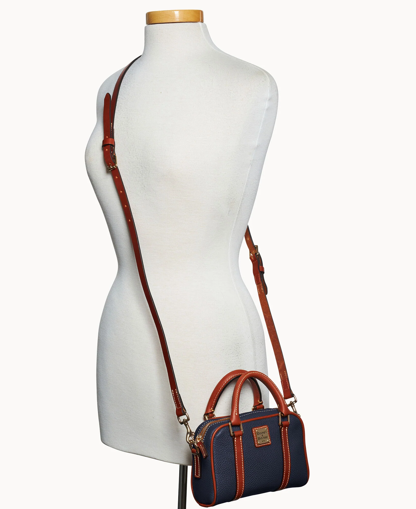 Pebble Grain Satchel 20 - Image 17