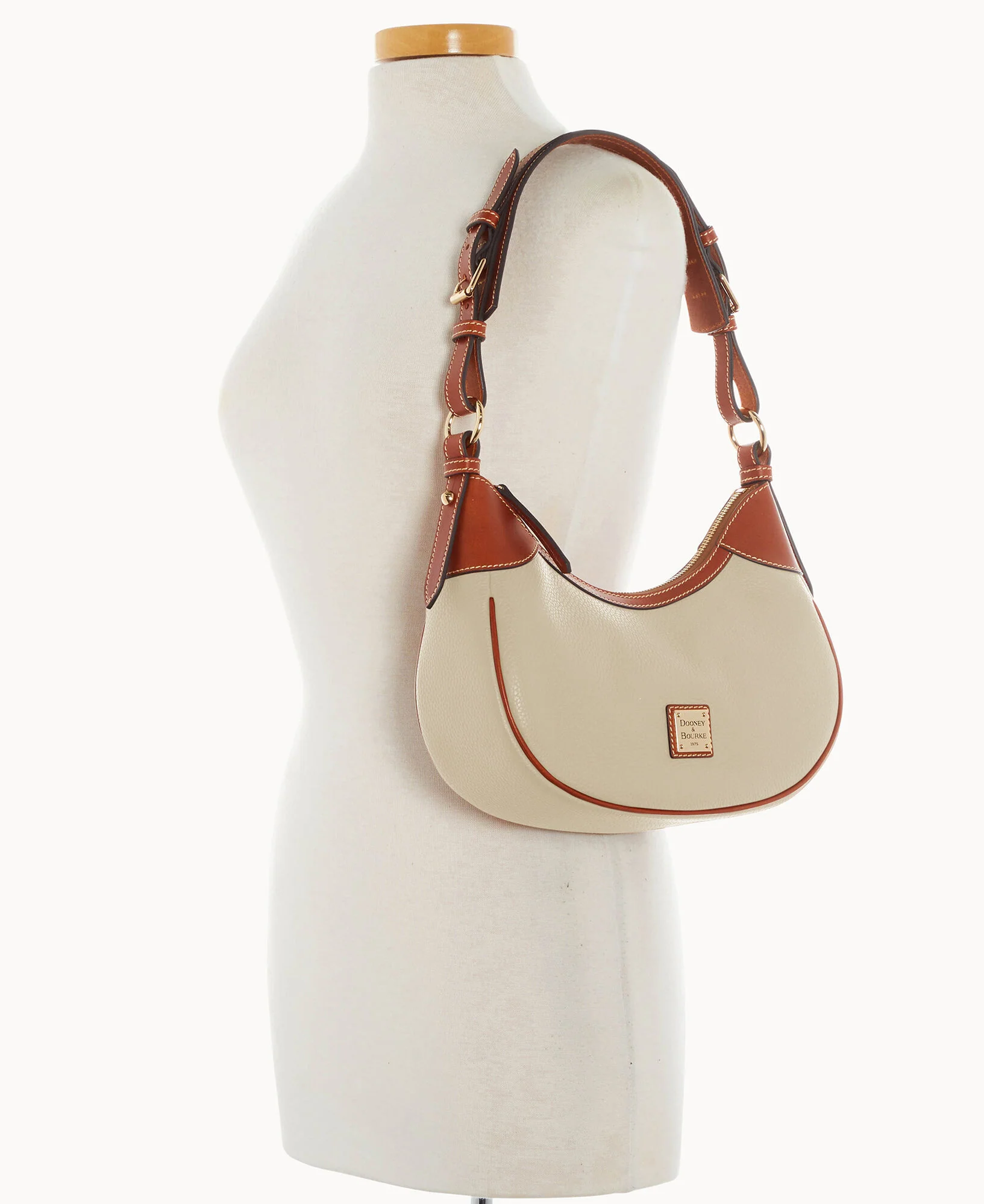 Pebble Grain Small Hobo - Image 18