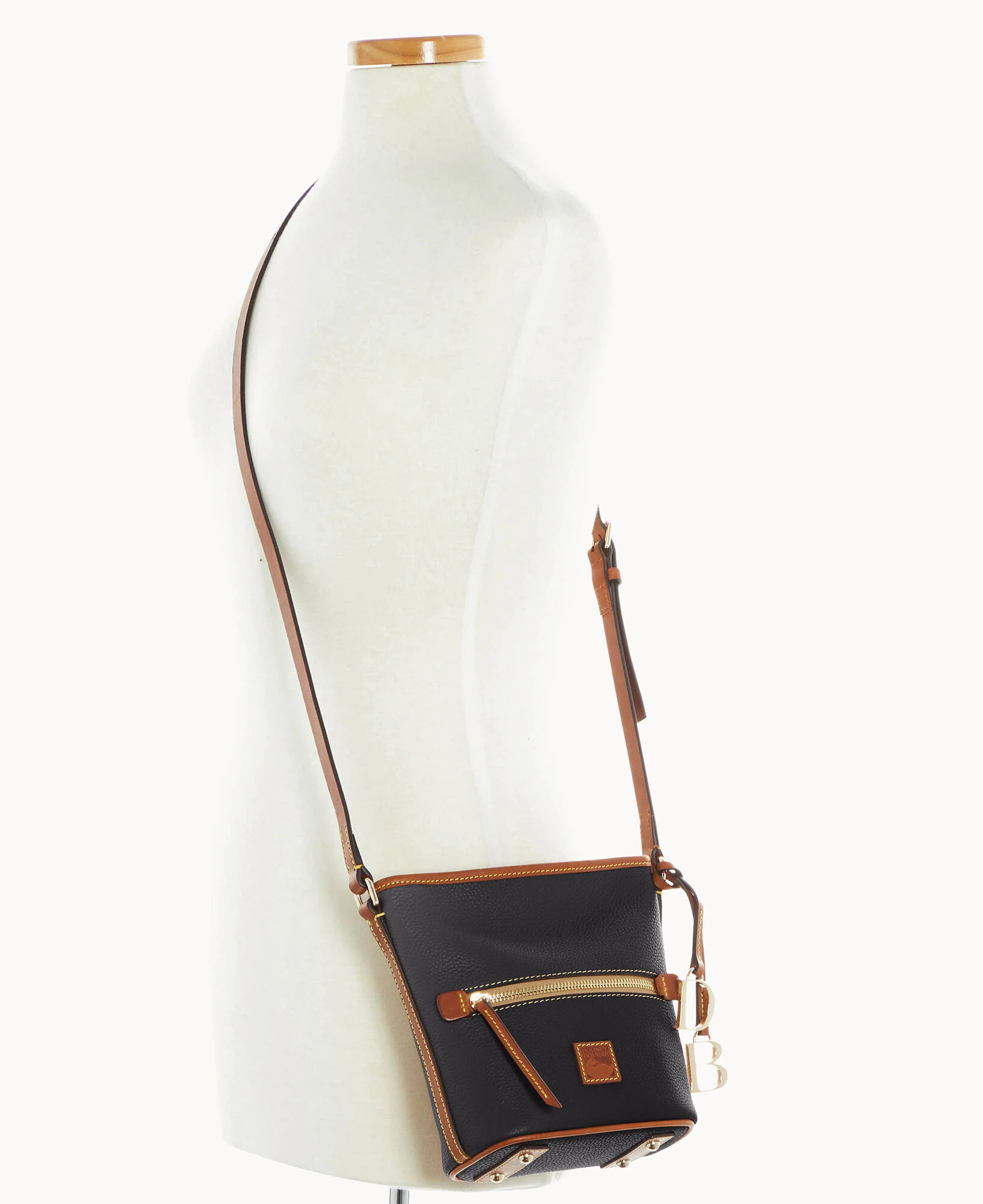 Pebble Grain Small Zip Sac - Image 29