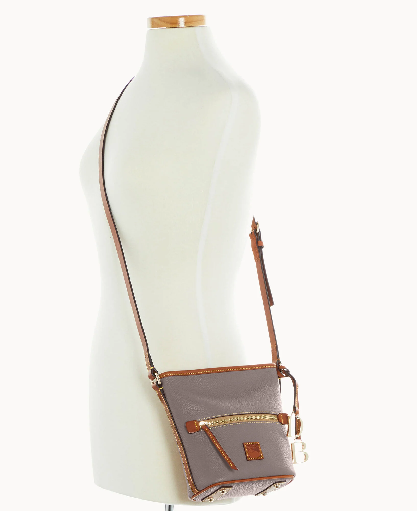 Pebble Grain Small Zip Sac - Image 4