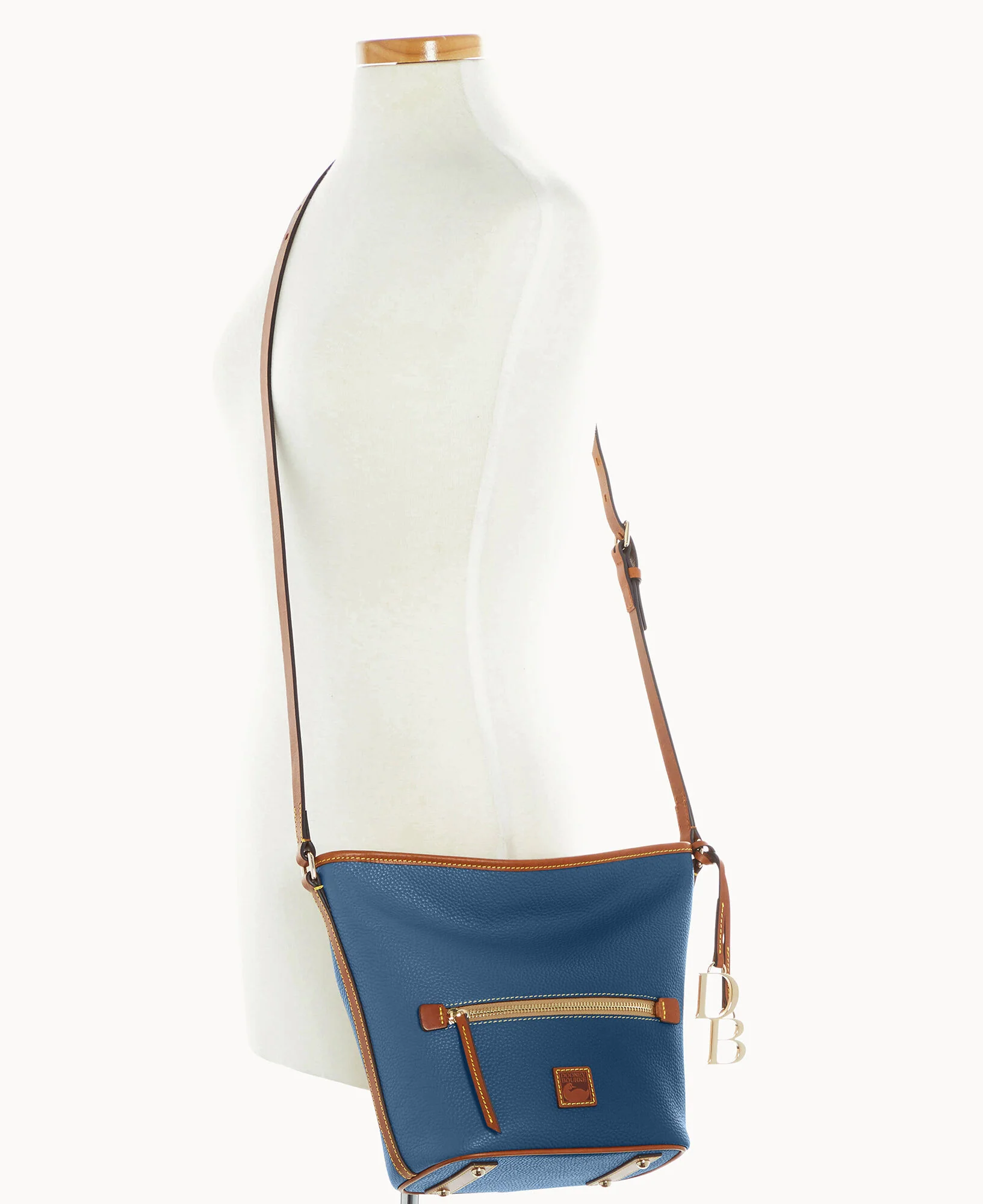 Pebble Grain Zip Sac - Image 10