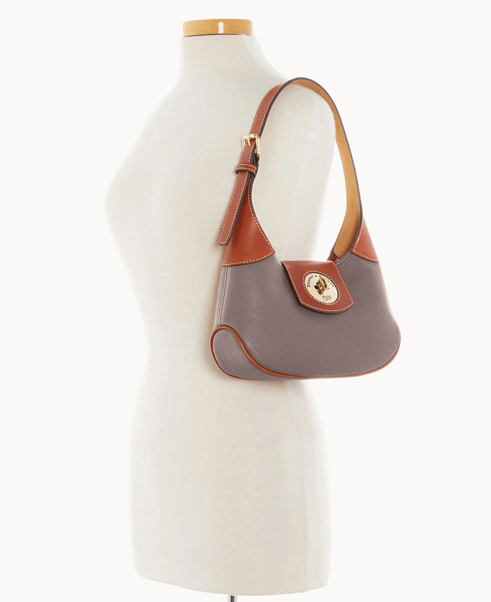 Pebble Turnlock Hobo 26 - Image 39