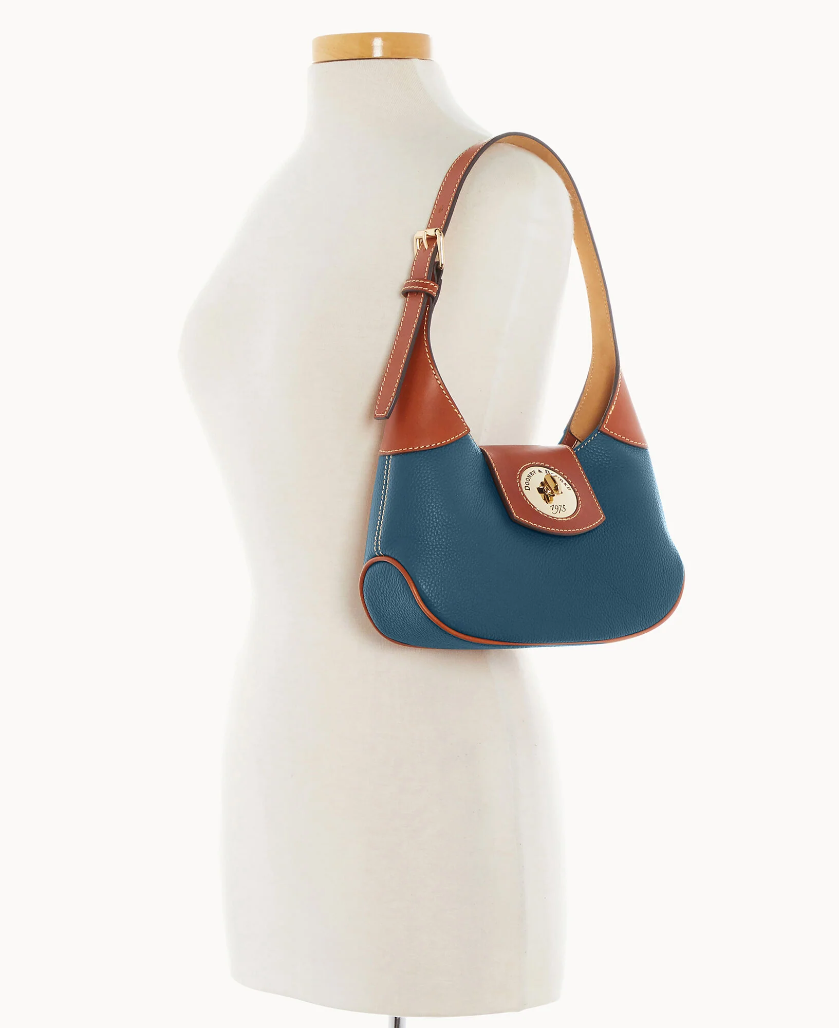 Pebble Turnlock Hobo 26 - Image 54