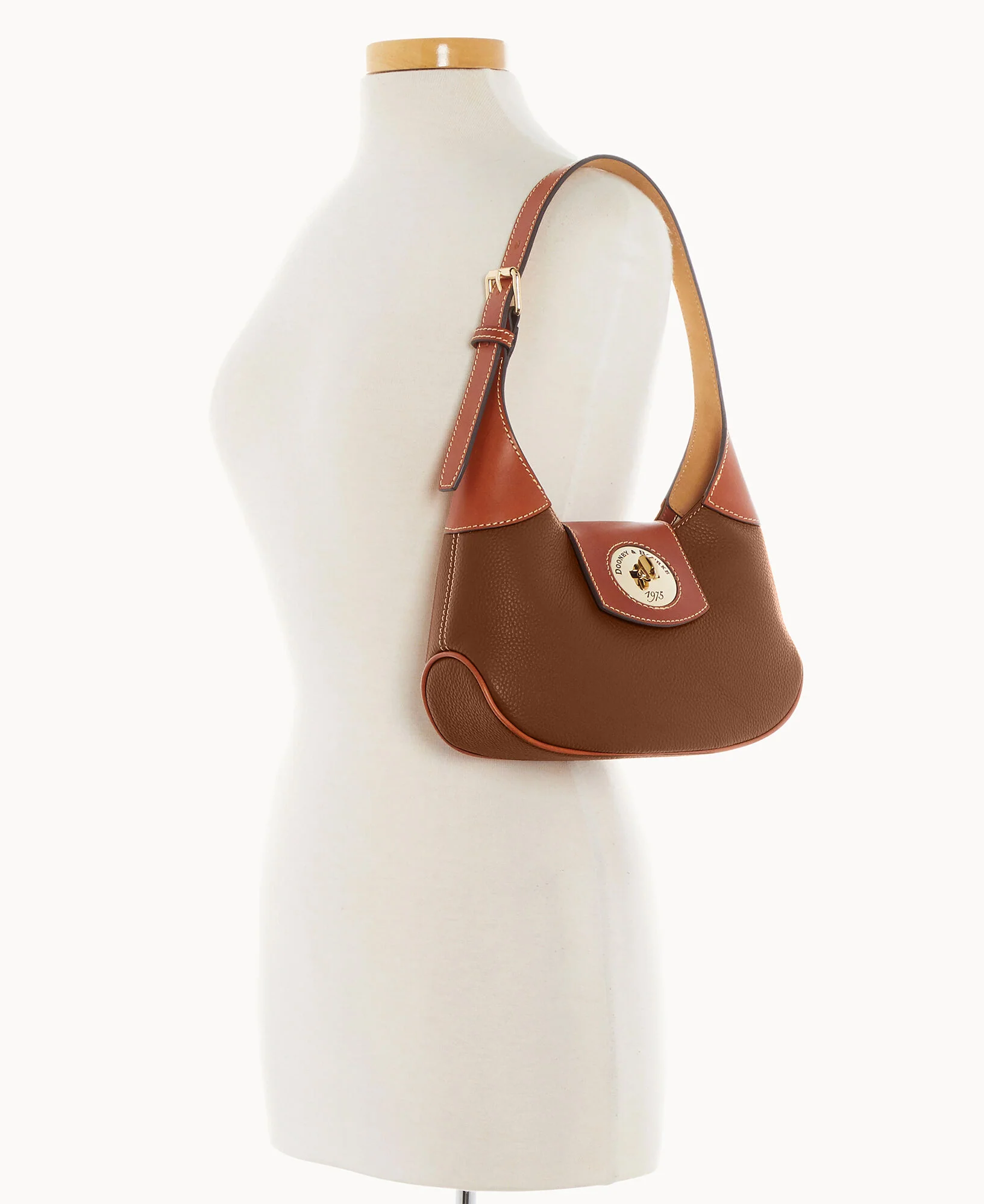 Pebble Turnlock Hobo 26 - Image 59