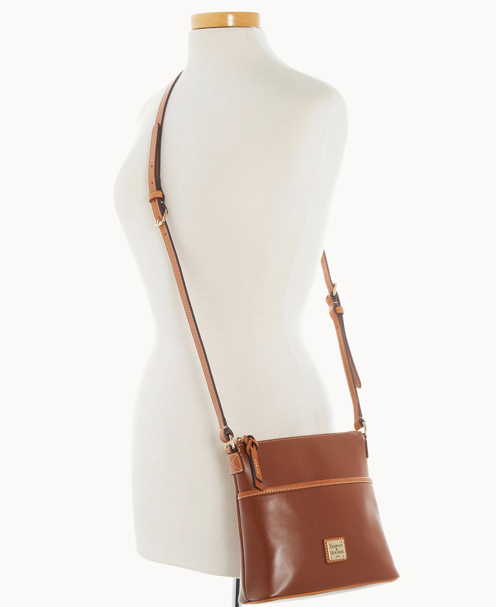 Wexford Leather Small Everyday Crossbody - Image 11